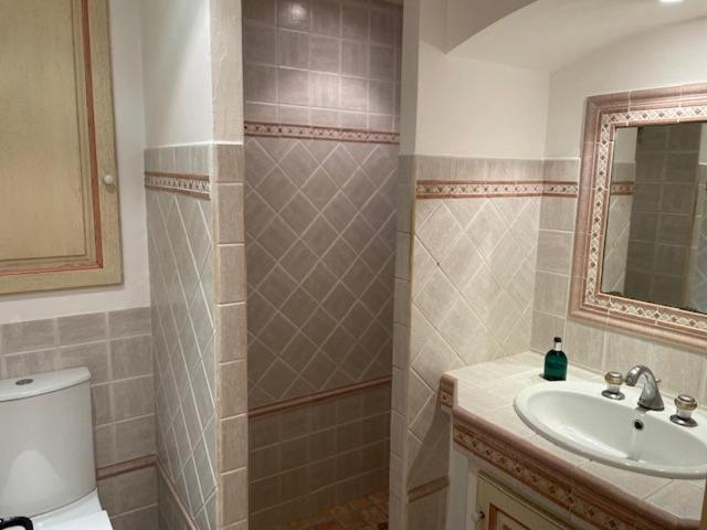Domaine Des Tuilieres Avec Jacuzzi Apartment Vallauris Exterior photo